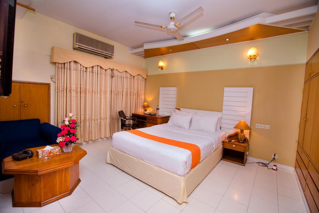 Hotel Golden Deer Dhaka Exterior foto